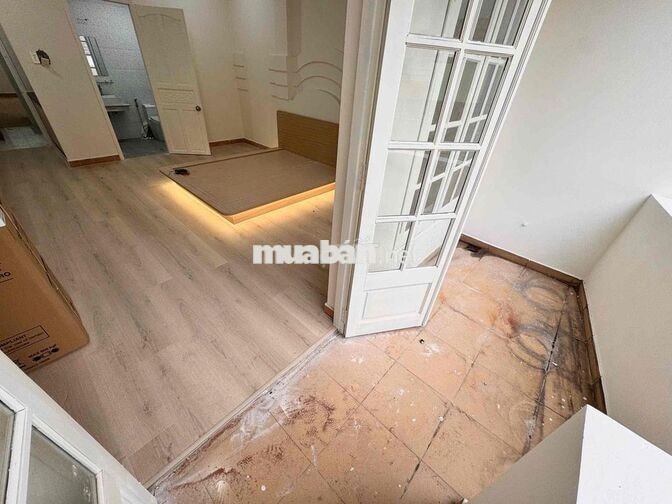CĂN HỘ BAN CÔNG - VINCOM CỘNG HOÀ - GẦN NGUYỄN THÁI BÌNH - NHÀ FULL NT