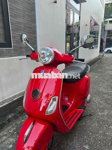 Piaggio Vespa LX ie 2012 màu đỏ