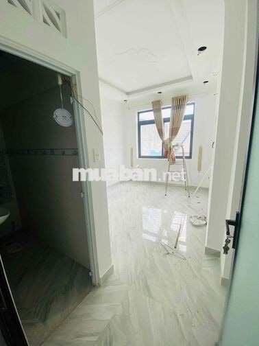 Chính chủ bán nhà 2 lầu sân thương cách Huỳnh tấn phát 10m
