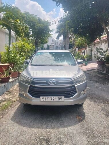 Toyota Innova 7 chỗ xăng số sàn bạc