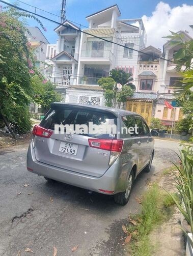 Toyota Innova 7 chỗ xăng số sàn bạc