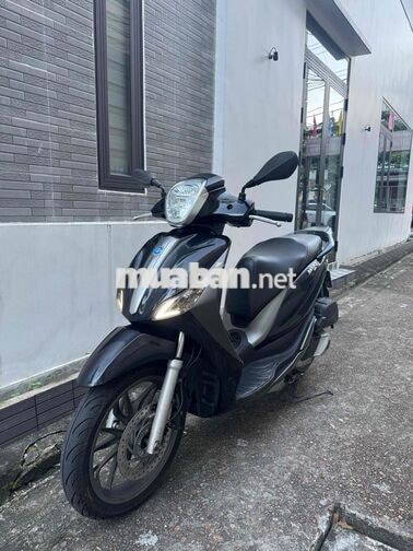 Piaggio Medley S 125 ABS màu đen