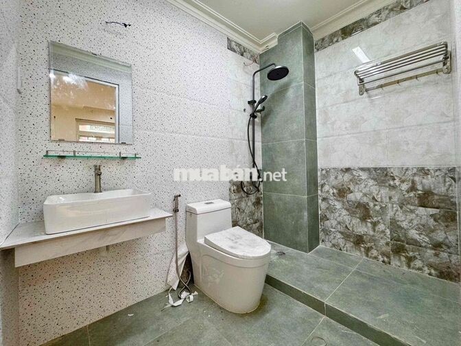 CĂN HỘ BAN CÔNG - VINCOM CỘNG HOÀ - GẦN NGUYỄN THÁI BÌNH - NHÀ FULL NT