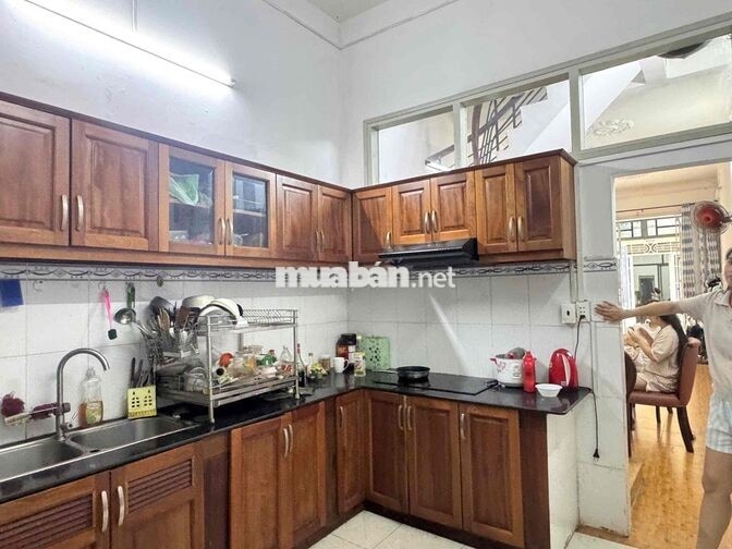 Cho thuê nhà HXH Lê Văn Sỹ, Tân Bình – 4PN, 3 lầu, full nội thất, giá