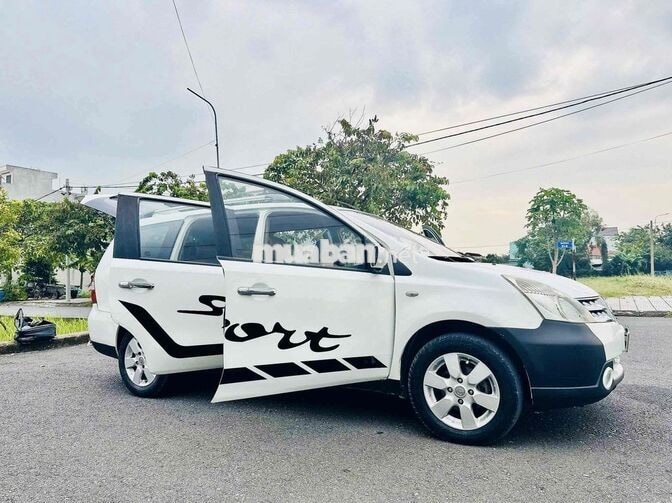 Nissan Grand Livina 2012 STD nhập Nhật 7 chỗ Trắng