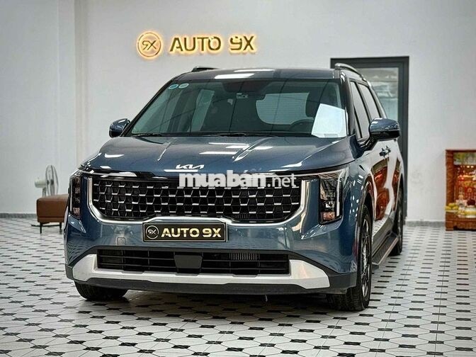 Kia Carnival 2024 2.2D Luxury 1v km Xanh