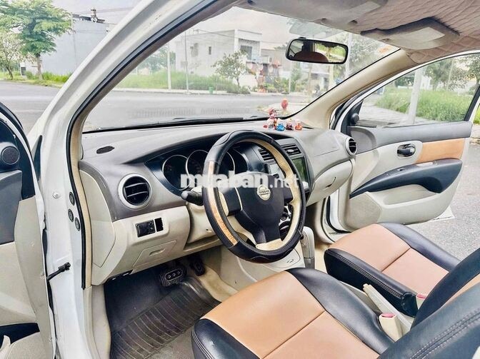 Nissan Grand Livina 2012 STD nhập Nhật 7 chỗ Trắng