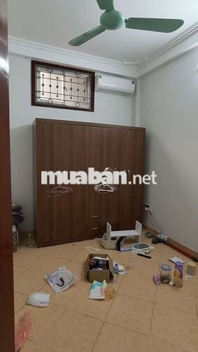 Cho thuê nhà 5 tầng Võng Thị, Tây Hồ, 42m², 6 ngủ, chỉ 12 triệu/tháng