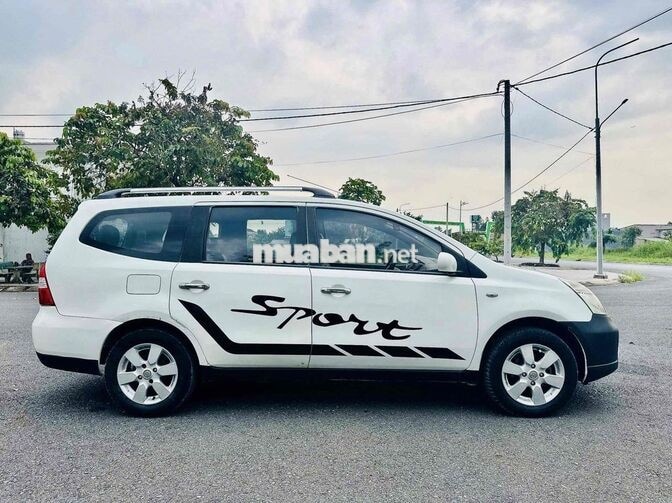 Nissan Grand Livina 2012 STD nhập Nhật 7 chỗ Trắng