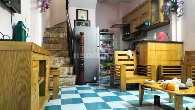 Chính chủ cho thuê nhà 4 tầng, 3 ngủ wc khép kín, 1 pkhách, 1 tum