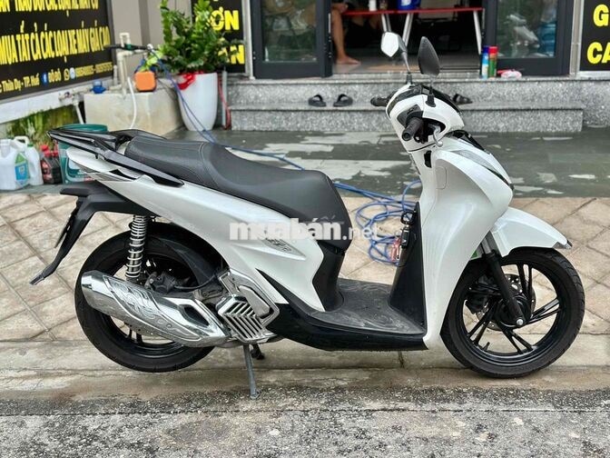 Honda SH 2025 7000 km màu Trắng