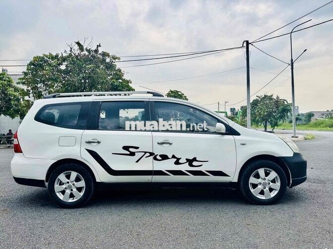 Nissan Grand Livina 2012 STD nhập Nhật 7 chỗ Trắng