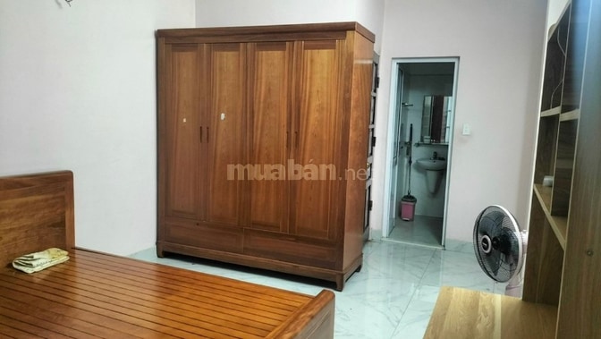 Chính chủ cho thuê nhà 4 tầng, 3 ngủ wc khép kín, 1 pkhách, 1 tum