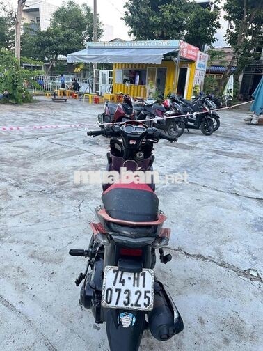 Yamaha Novo 5 SX màu Đỏ đen