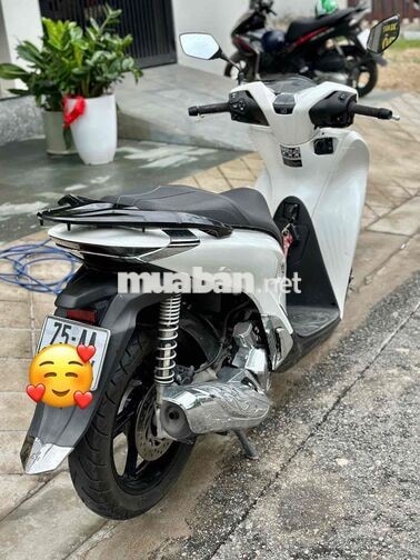 Honda SH 2025 7000 km màu Trắng