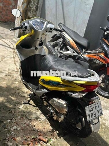 Honda Vision 2012 màu Vàng