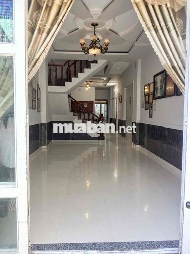 CHỦ CẦN BÁN GẤP NHÀ 3 TẦNG 96M2 NGAY NGÃ BA ĐÔNG QUANG