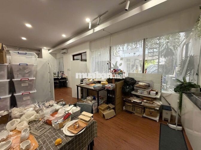 Cho thuê văn phòng 50m2 đường Nguyễn Trọng Tuyển - 15tr/tháng
