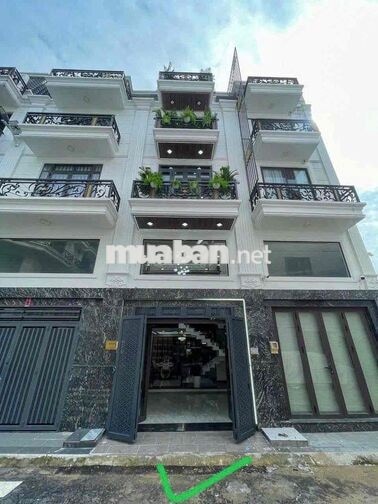 NHÀ FULL NỘI THẤT 3 LẦU ĐẲNG CẤP SANG XỊN GIÁ 18,5 TRIỆU