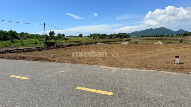 NGỘP!! ĐẤT VƯỜN GẦN 600M2 GIÁ CHỈ 1Ty350, CÁCH BIỂN 5P DI CHUYỂN  
