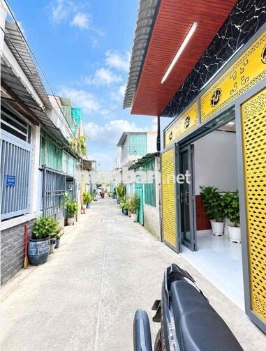 NHÀ ĐẸP 4*13M 2/NGẮN THỚI HOÀ 3PN HẺM XE HƠI LH ***