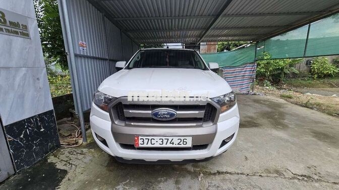Ford Ranger XLS AT 2015 trắng