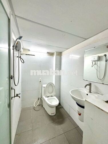 phòng gác qua trường UFM 2p đi xe gần chợ, ở được 3 người 3 xe