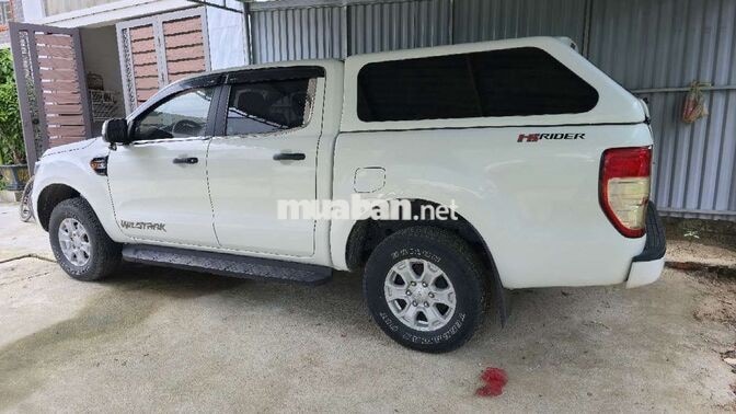 Ford Ranger XLS AT 2015 trắng