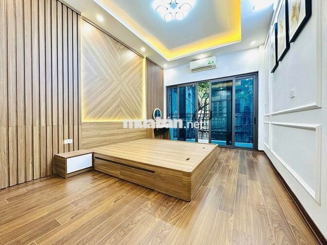 Cho thuê nhà Tôn Thất Tùng, 30m² x 4 tầng, 2PN full đồ chỉ 12,5 triệu