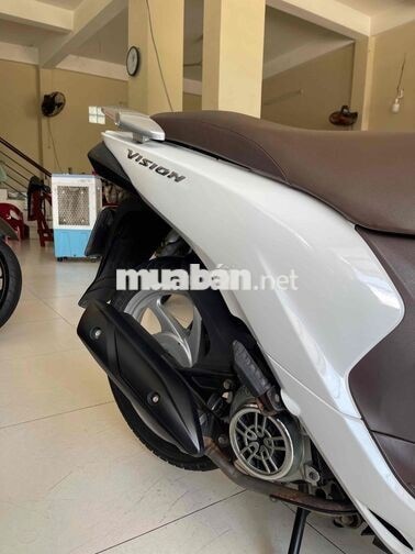 Honda Vision 2017 màu trắng. máy zin im . ko hú