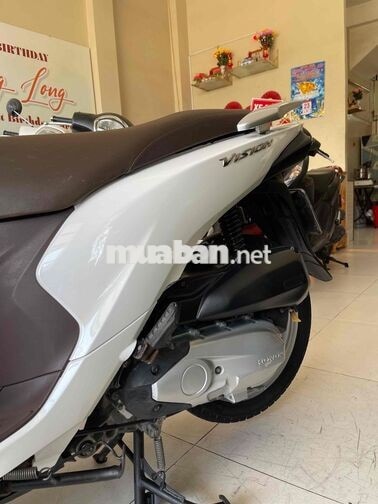 Honda Vision 2017 màu trắng. máy zin im . ko hú