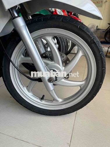 Honda Vision 2017 màu trắng. máy zin im . ko hú