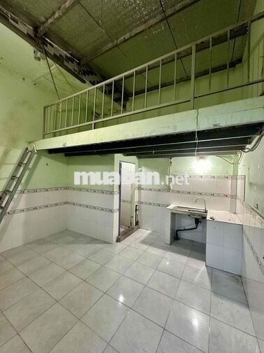 nhà e còn trống 1 phòng giá bình dân gần kv chợ đầu mối