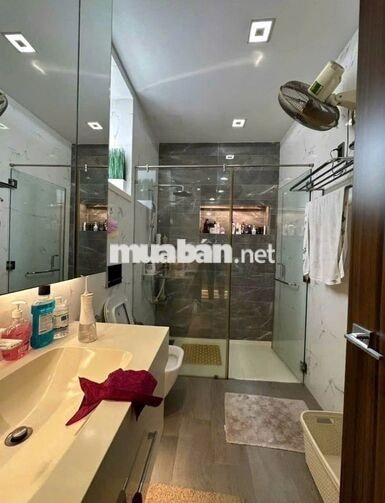 BÁN BIỆT THỰ ĐƠN LẬP PHÚ MỸ HƯNG - DTSD: 333m2 - GIÁ 108 TỶ - SỔ HỒNG