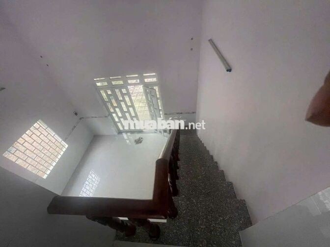 Nhà trệt gác 3 phòng ngủ sân ô tô