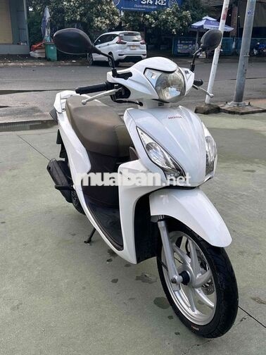 Honda Vision màu trắng SMK