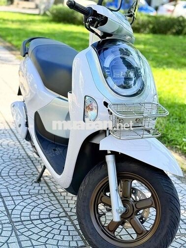 Honda Scoopy màu Trắng