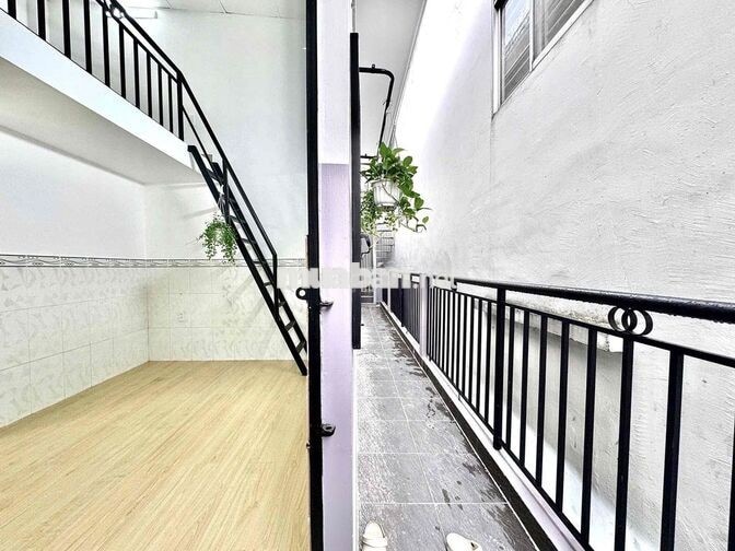 PHÒNG CÓ GÁC CAO- RỘNG MỚI XÂY NGAY LÊ THÚC HOẠCH GẦN ĐẦM SEN, BỐN XÃ