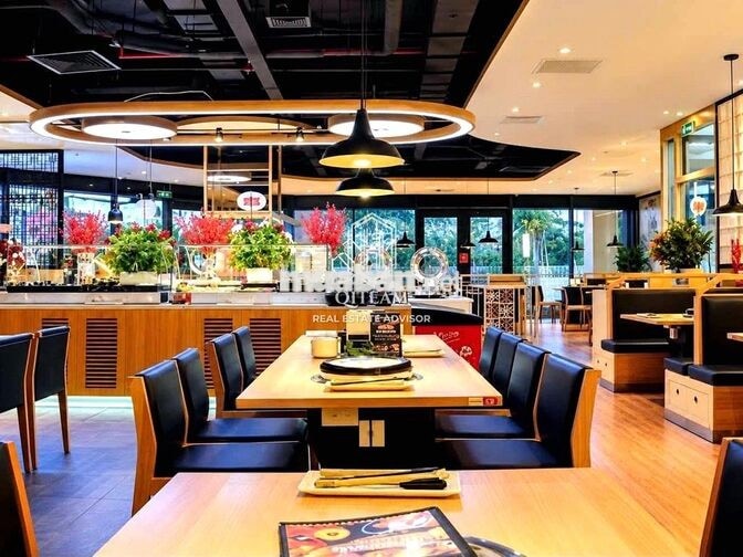 Nhà hàng 205 Phan Xích Long, PN. Dt: 8x18m, Kc: hầm trệt 3 lầu