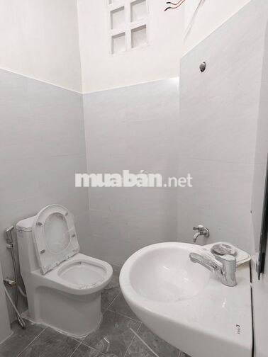 CHDV Mới Xây 100% Hẻm 8M Thành Thái Có Ban Công Cửa Sổ