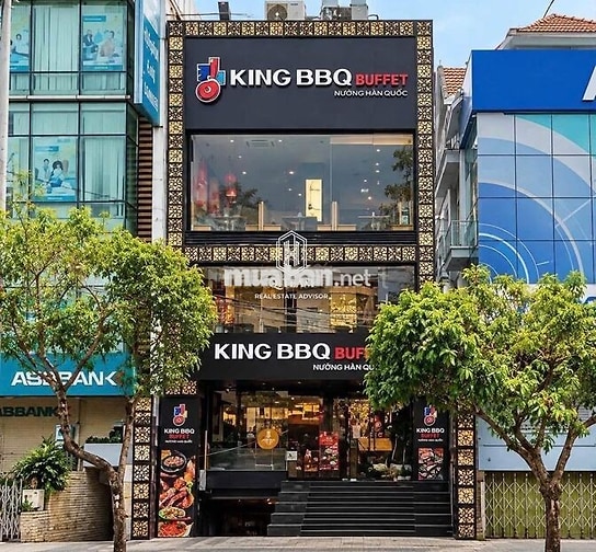 Nhà hàng 205 Phan Xích Long, PN. Dt: 8x18m, Kc: hầm trệt 3 lầu