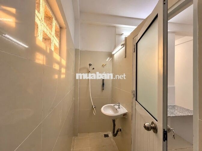 CĂN HỘ 70M² (3PN) TRUNG TÂM Q.10 – NGUYỄN DUY DƯƠNG – GIÁ CHỈ 8.5TR/TH