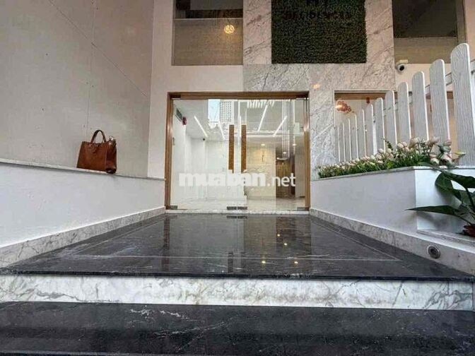 Cho thuê MẶT BẰNG ĐẸP  45M2 CÓ SÂN RỘNG HẺM 386/ LÊ VĂN SỸ Q3 11tr