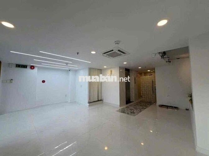 Cho thuê MẶT BẰNG ĐẸP  45M2 CÓ SÂN RỘNG HẺM 386/ LÊ VĂN SỸ Q3 11tr