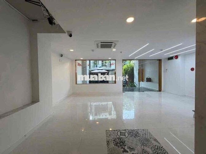 Cho thuê MẶT BẰNG ĐẸP  45M2 CÓ SÂN RỘNG HẺM 386/ LÊ VĂN SỸ Q3 11tr