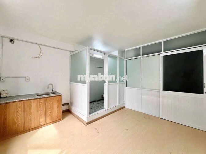 🚨 STUDIO CỬA SỔ TRỜI - MÁY LẠNH - MÁY GIẶT RIÊNG - SÁT NGÃ TƯ BỐN XÃ