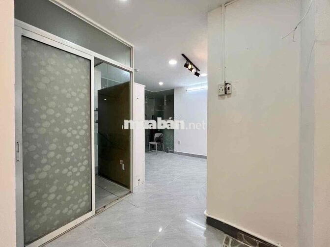 Mặt Bằng Giá Rẻ Ở Phan Văn Trị Phong Như Hình