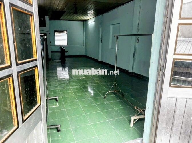 Cho thuê nhà nguyên căn ngang 4 x12, 7 triệu, gần chợ, gần trường học