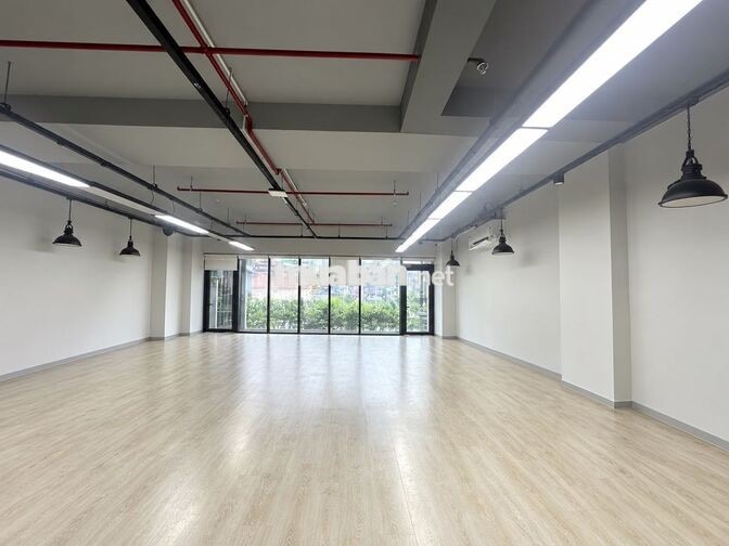 NGAY HADO CENTROSA - 285E Cách Mạng Tháng 8 P12 Q.10 - 6x20 - 6 tầng 