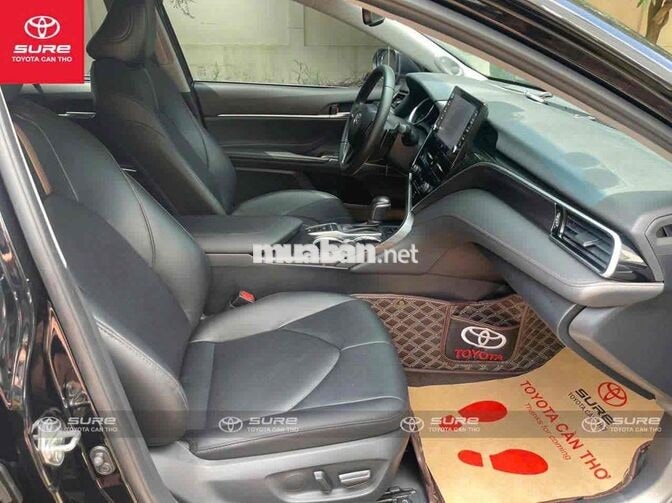 Toyota Camry 2022 2.0Q nhập Thái siêu đẹp